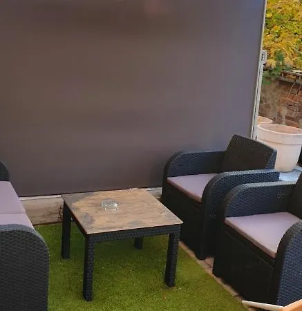 2 Bedrooms House With Enclosed Garden And Wifi At Slezska 別荘 *