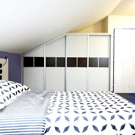 Holiday home 2 Bedrooms House With Enclosed Garden And Wifi At Slezska *